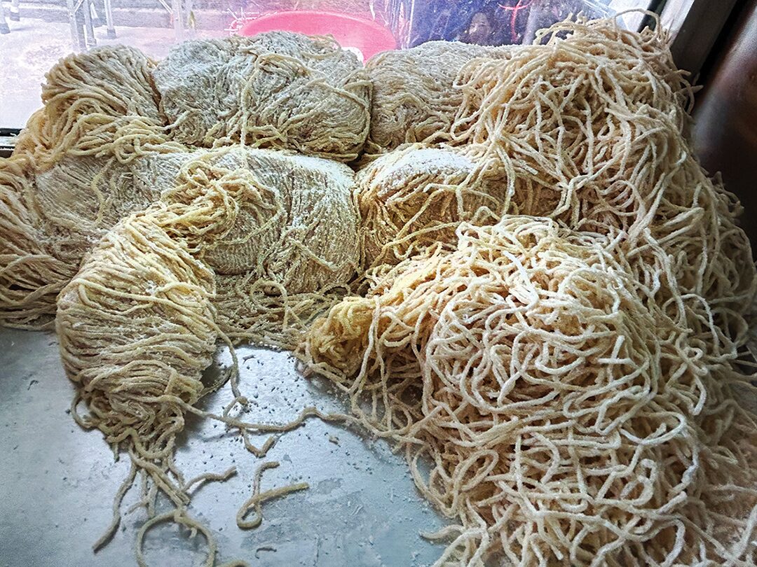 อิ่มอร่อย - ‘ลักตี๋’บะหมี่เกี๊ยวทะเล ตำนานความอร่อยกว่า 20 ปี