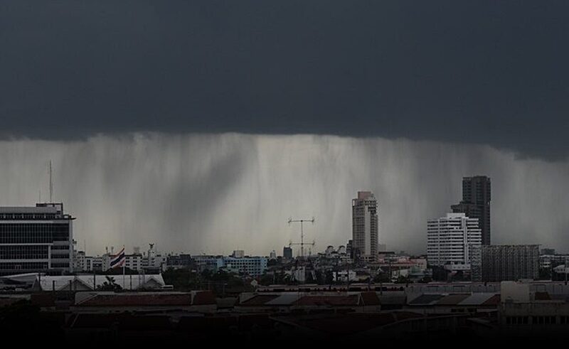 กรมอุตุฯ เตือนมรสุมถล่ม 36 จังหวัด ฝนตกหนักระวังอันตราย น้ำท่วมฉับพลัน-น้ำป่าไหลหลาก