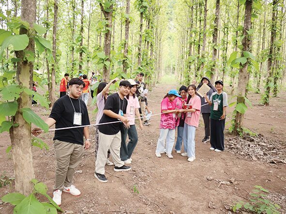 สดจากเยาวชน - ค่ายรากแก้ว‘วิทย์-คณิต’ ส่งความรู้จากพี่สู่น้อง
