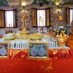 จัดพิธีมังคลา-เทวาภิเษก เหรียญบาทพญาครุฑ ปี'17 คอหวยแห่ส่องเลขน้ำตาเทียนอ่างน้ำมนต์
