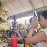 นักร้องลูกทุ่งดัง ขอพรพ่อปู่ฤาษี ไม่พลาดเขย่าเซียมซี ได้เลขเด็ด เล็งเสี่ยงดวงหวังโชคลาภ