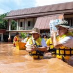 สิงห์อาสา-เครือข่ายกู้ภัย ลงพื้นที่ “น่าน-แพร่” นำน้ำดื่ม อาหารพร้อมทาน บรรเทาทุกข์ชาวบ้านประสบภัยน้ำท่วม