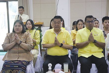 สกู๊ปพระเครื่อง - ร้อยเอ็ดเฉลิมพระเกียรติฯ ตักบาตรพระ-เณร 101 รูป 