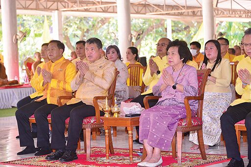 ข่าวสดพระเครื่อง - พิธียกเสาเอกโบสถ์กลางน้ำ วัดป่ามหาธีราจารย์-อุบลฯ
