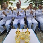 สน.เพชรเกษม ทำบุญตักบาตรถวายพระราชกุศล ลงนามถวายพระพรชัยมงคล สมเด็จพระนางเจ้าสิริกิติ์