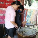 รับทรัพย์หลายงวด ชาวบ้านแห่ไหว้ไอ้ไข่-ส่องตัวเลขน้ำตาเทียนอ่างน้ำมนต์ เห็นชัดเจน