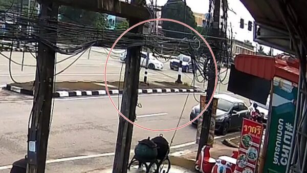 สลดภาพวงจรปิด นาทีเก๋ง ฝ่าไฟแดง ชนวีออส เต็มแรง เจ็บ 10 ราย ผู้ช่วยพยาบาลสาว วัย 23 ปี ท้อง 8 เดือน ตายทั้งกลม โวยตร.ไม่ชี้ใครผิด โยนภาระให้ไปหาหลักฐานเพิ่ม