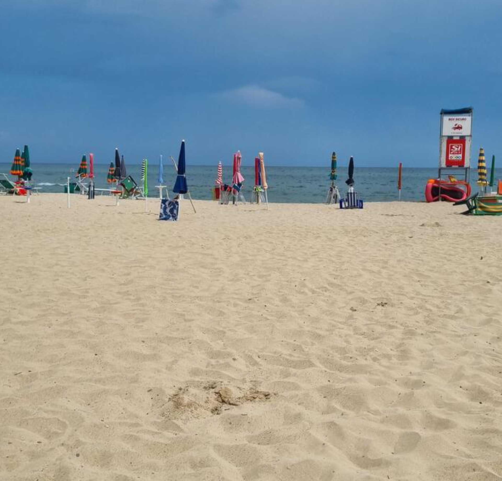 เตือนภัยอากาศแปรปรวนสุดขั้ว “ฟ้าผ่า” ชายหาดอิตาลี เจ็บ 3 คน-อาการสาหัส