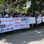 ชาวบ้านสุดทน ชูป้ายขับไล่-ยื่นหนังสือ ผู้ว่าฯ จี้ปลด นายกฯคลองหลวง เหตุป.ป.ช.ชี้มูลทุจริต
