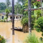 ฝนตกหนัก น้ำป่าไหลเชี่ยวแรง ทะลักท่วม 3 อำเภอ 1 เกาะ ชาวบ้าน 230 ครัวเรือนเดือดร้อนหนัก