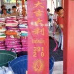 ศาลเจ้าพ่อเตียวหุย แจกข้าวสาร ประเพณีทิ้งกระจาด ชาวบ้านแห่รับเครื่องอุปโภค-บริโภค