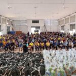 รมว.ธรรมนัส ติดตามสถานการณ์น้ำ พร้อมมอบถุงยังชีพช่วยเหลือผู้ประสบภัยน้ำท่วม จ.แพร่