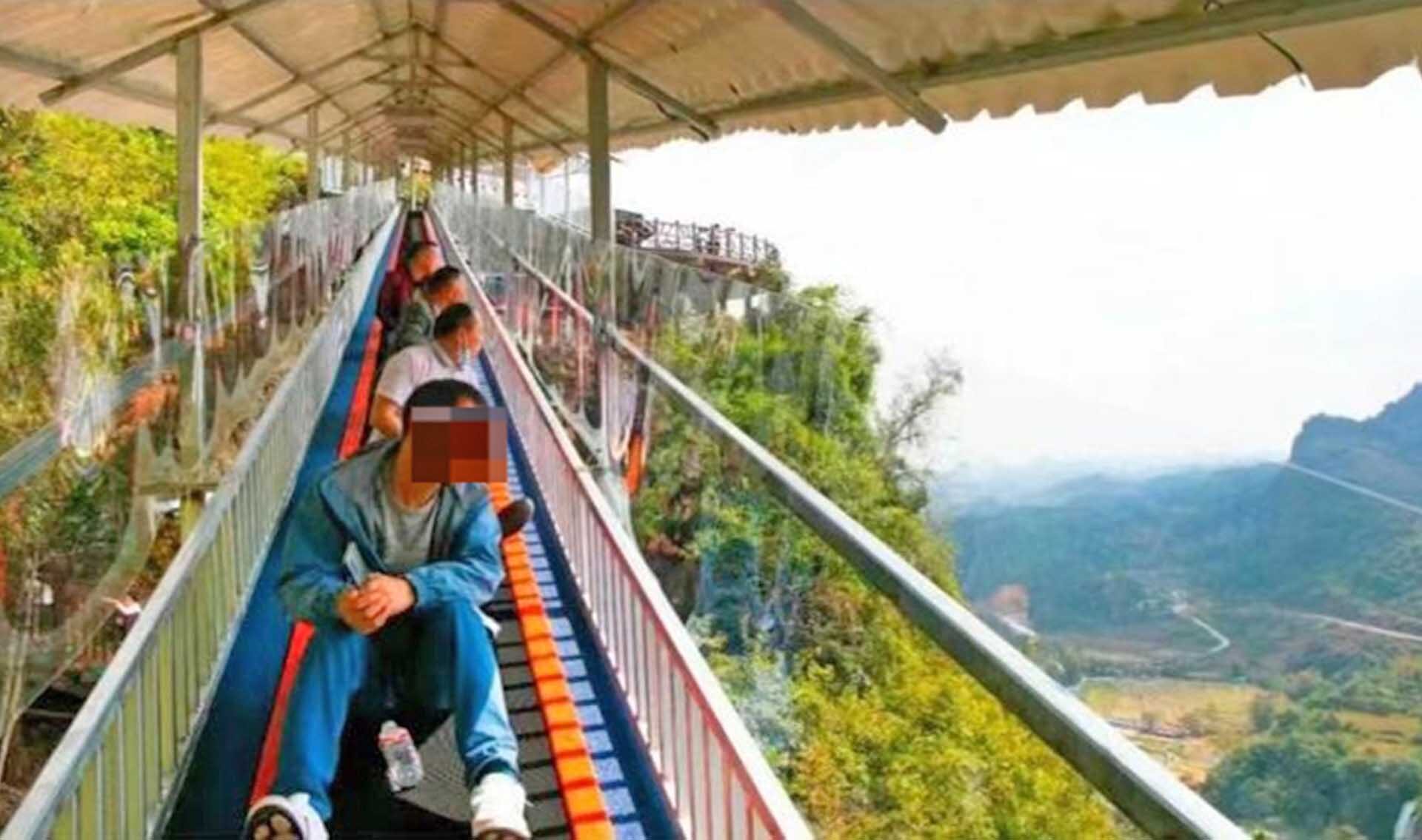 ทางเลื่อนชม “น้ำตกเต๋อเทียน” ขัดข้อง ทำนักท่องเที่ยวดับ 1 ราย-บาดเจ็บ 60 คน