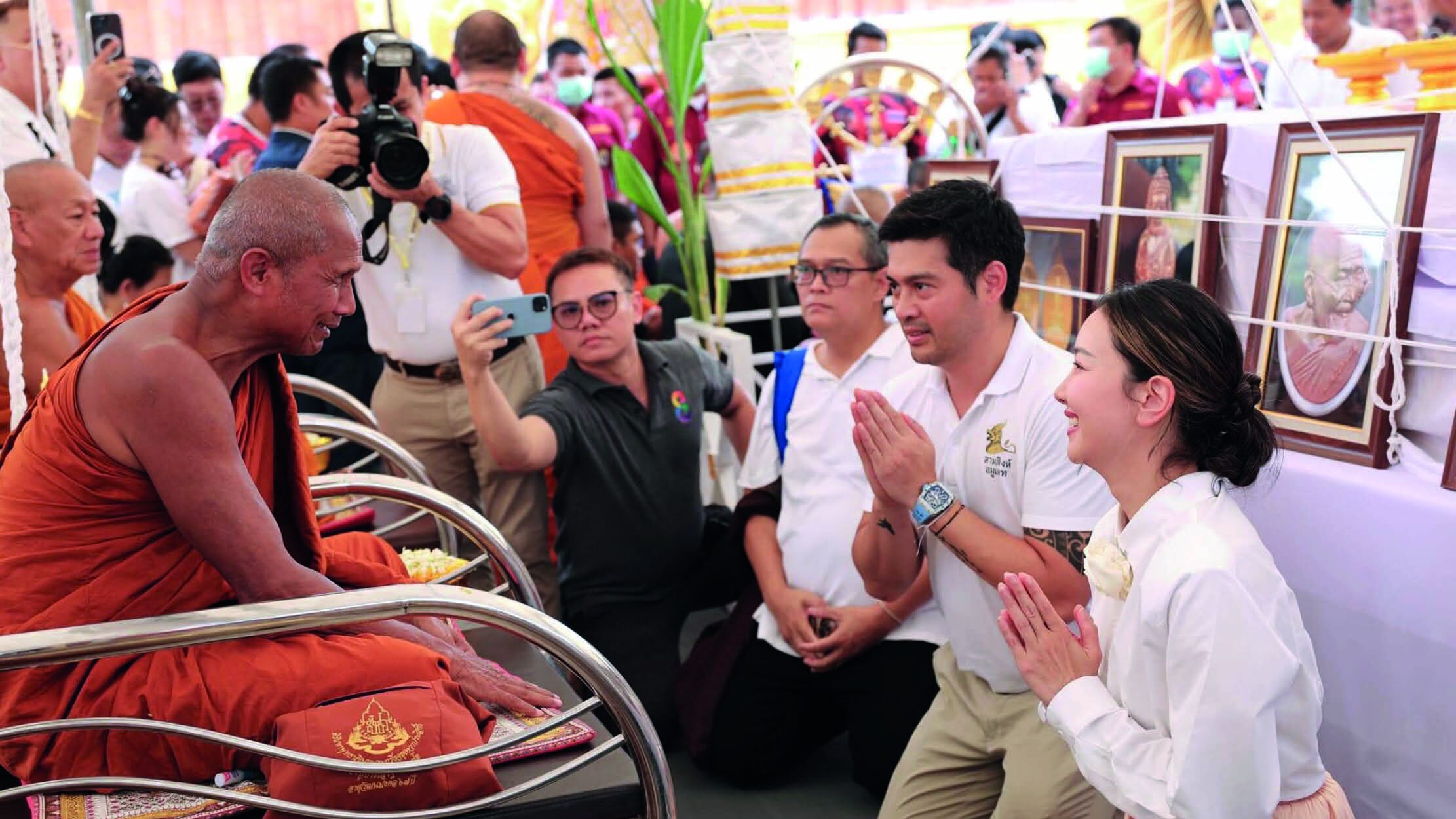 ข่าวสดพระเครื่อง - ‘สามสิงห์ อมูเลท’ปลุกเสก เหรียญยอดเศรษฐี หลวงปู่ศิลา