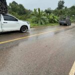 ฝนตกหนัก น้ำป่ารุนแรงเซาะคอสะพานขาด กระบะเบรกไม่ทันพุ่งตกลำห้วย เจ็บ1ราย