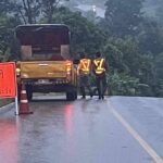 ฝนตกหนัก น้ำป่ารุนแรงเซาะคอสะพานขาด กระบะเบรกไม่ทันพุ่งตกลำห้วย เจ็บ1ราย