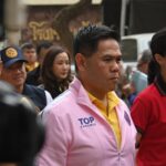 มท.1 เยี่ยมผู้ประสบภัยน้ำท่วมแม่สาย ให้คำมั่นไม่ทิ้งใครไว้ข้างหลัง ตั้งเป้าพ.ย. กลับสู่ภาวะปกติ
