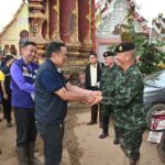 มท.1 เยี่ยมผู้ประสบภัยน้ำท่วมแม่สาย ให้คำมั่นไม่ทิ้งใครไว้ข้างหลัง ตั้งเป้าพ.ย. กลับสู่ภาวะปกติ