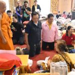 มท.1 เยี่ยมผู้ประสบภัยน้ำท่วมแม่สาย ให้คำมั่นไม่ทิ้งใครไว้ข้างหลัง ตั้งเป้าพ.ย. กลับสู่ภาวะปกติ