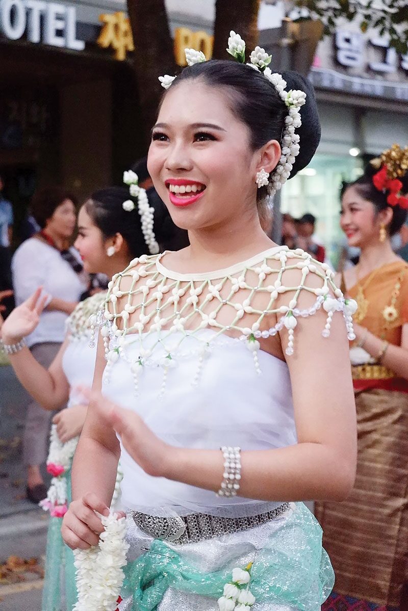 สดจากเยาวชน - เยาวชนนาฏศิลป์ไทย สวยสะกดใจแดนกิมจิ