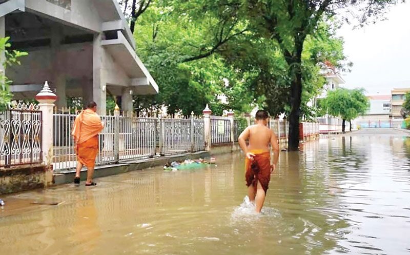 สดหน้าพระ - พลังบุญหน่วยทหารพัฒนา ทอดผ้าป่าวัดพระธาตุพนม