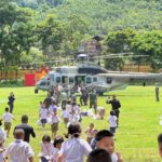 ฝูงบิน 416 เชียงราย ส่งข้าวกล่อง 300 กล่อง ถุงยังชีพ 400 ถุง มอบ รร.บ้านปางหัด