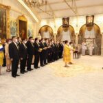พระบาทสมเด็จพระเจ้าอยู่หัว และ สมเด็จพระนางเจ้าฯ พระบรมราชินี เสด็จออก ณ พระที่นั่งอัมพรสถาน พระราชวังดุสิต