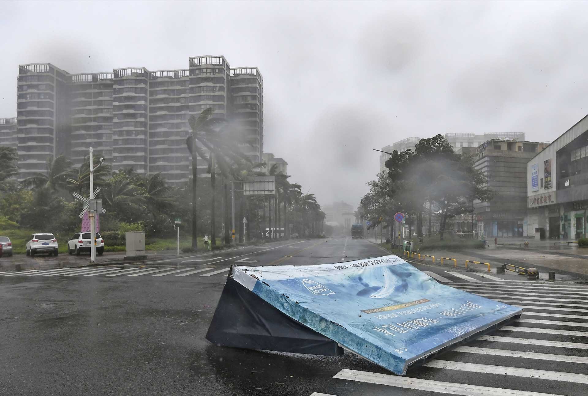 จีนสังเวย “ซูเปอร์ไต้ฝุ่นยางิ” ฝนถล่ม-ลมแรง 230 กม.ต่อชม. นับล้านหนีอพยพตาย