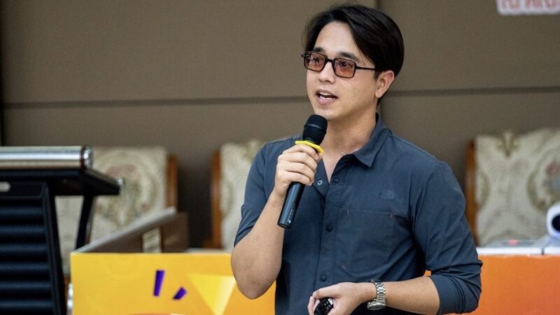 อเล็กซ์ เรนเดลล์