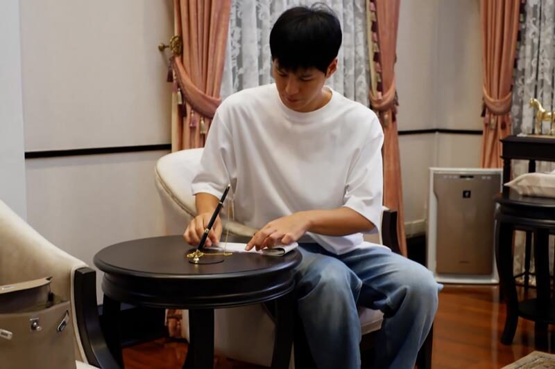 ใจฟู! คัลแลน-พี่จอง บริจาคเงินช่วยผู้ประสบภัยน้ำท่วม 1.5 ล้านบาท
