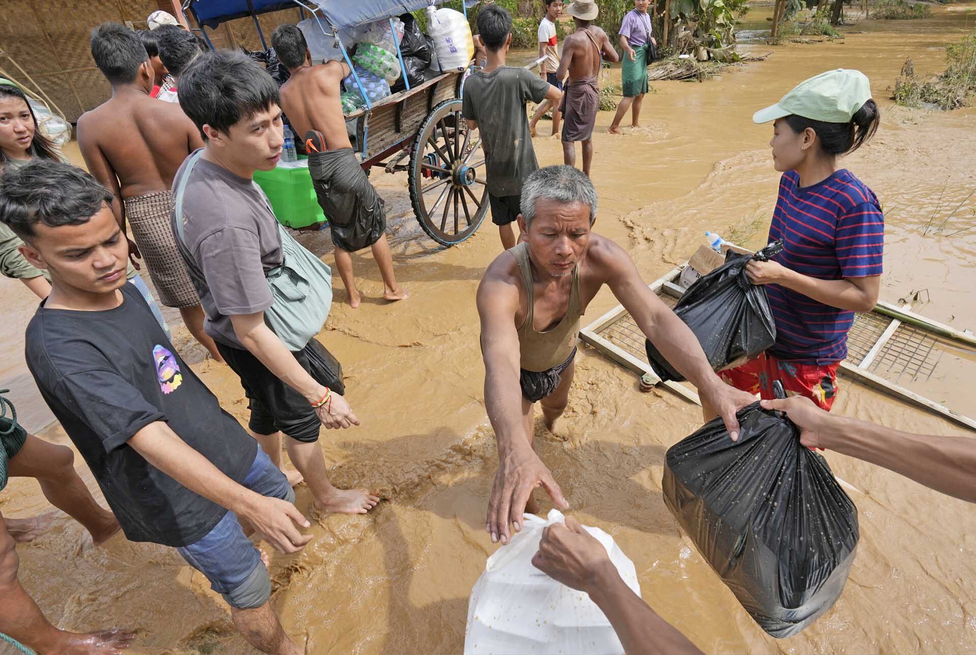 เมียนมาหวั่น “สังเวยน้ำท่วม” พุ่ง 160 ชีวิต จีน-ญี่ปุ่นเตือน “ไต้ฝุ่นลูกใหม่” จ่อถล่ม