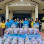 นายกเทศมนตรีท่าน้ำอ้อยม่วงหัก ช่วยผู้ประสบอุทกภัยน้ำท่วม