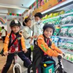 7 Kids Club ขวัญใจน้องๆ นักเรียนบูมไม่หยุด ตะลุยแต่งตัวเป็นพนง.เซเว่นฯ