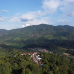 สวพส. หนุนชุมชนห้วยก้างปลา “ปลูกผักปลอดภัย รายได้งาม ตามพื้นที่ที่ดินจำกัด”