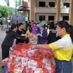 “ขนมปังฟาร์มเฮ้าส์” มอบขนมปังบรรเทาทุกข์ผู้ประสบภัยน้ำท่วมเชียงราย