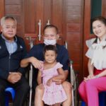 'พิพัฒน์' มอบ 'บุญสงค์' เลขาฯ สปส. ตรวจเยี่ยมผู้ประกันตนทุพพลภาพ ถึงบ้านพักในจังหวัดสุรินทร์
