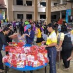 “ขนมปังฟาร์มเฮ้าส์” มอบขนมปังบรรเทาทุกข์ผู้ประสบภัยน้ำท่วมเชียงราย
