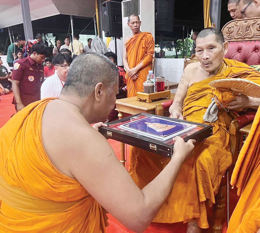 ข่าวสดพระเครื่อง - ร่วมบูรณะวัดอัมพุวราราม วัตถุมงคลชุด‘9มหามงคล’