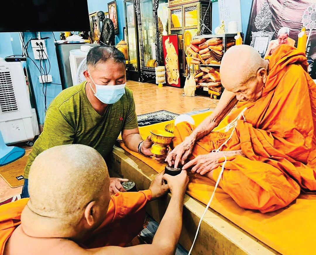 ข่าวสดพระเครื่อง - ร่วมบูรณะวัดอัมพุวราราม วัตถุมงคลชุด‘9มหามงคล’
