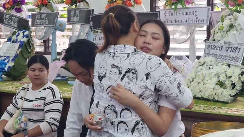 Royal Tribute Paid to Beloved Director Tle: A Community Mourns the Loss of a Shining Star - News Directory 3