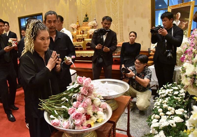 In the ‍atmosphere ⁤of the last night of 'Ahlong', the family kept the body for 100 days. Waiting⁣ for ‌the royal cremation