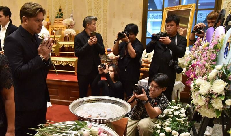 In the atmosphere of⁣ the last night ‌of 'Ahlong', the family kept the body for 100 days. Waiting for the royal cremation