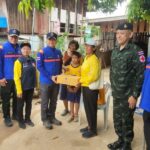 ผบ.ทหารสูงสุด ลงพื้นที่ สุโขทัย-พิษณุโลก ตรวจเยี่ยมพื้นที่ประสบอุทกภัย ให้กำลังใจปชช.