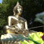 แห่หลวงพ่อหิน ข้ามเขื่อนเจ้าพระยา คอหวยไม่พลาด ส่องทะเบียนรถ-เลขธูปบวงสรวง