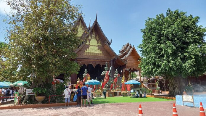 เที่ยววัดวันหยุด