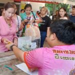 ถูกรางวัลที่1คนที่4แล้ว ชาวบ้านแห่เจิมมือ เชื่อได้เจิม เสริมดวง มีโชคลาภ ถูกรางวัลใหญ่ 
