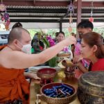 ถูกรางวัลที่1คนที่4แล้ว ชาวบ้านแห่เจิมมือ เชื่อได้เจิม เสริมดวง มีโชคลาภ ถูกรางวัลใหญ่ 