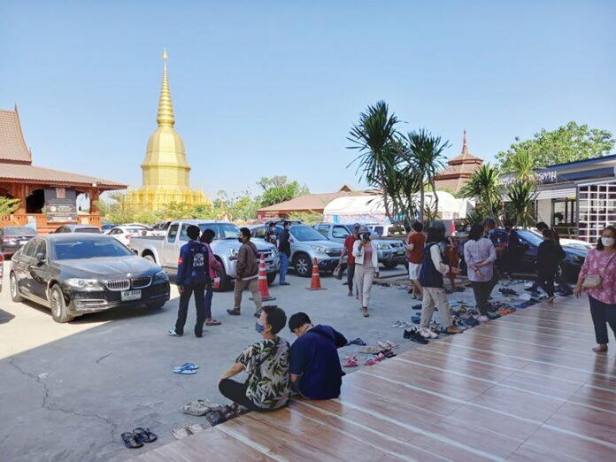 เที่ยววัดวันหยุด