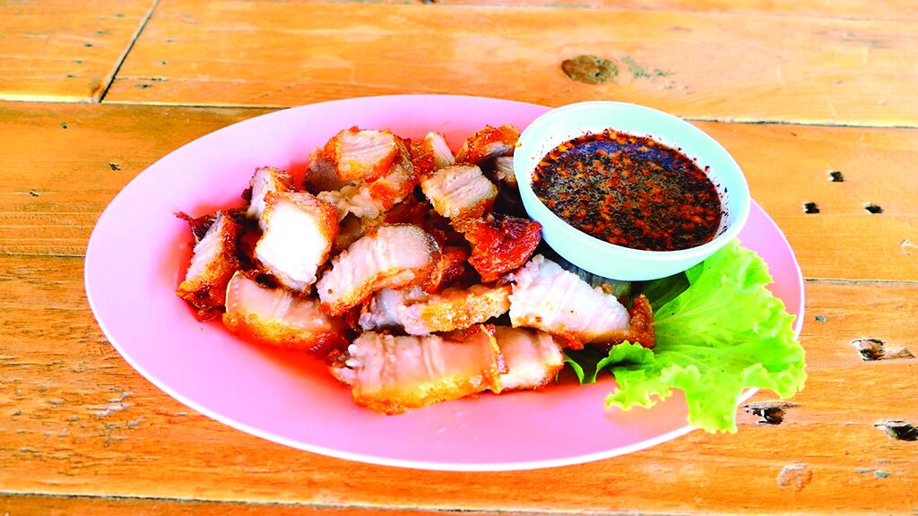หลาก&หลายอิ่มอร่อย - ‘รับคอละออม’ท่ายาง รสชาติแซ่บ-จัดจ้าน