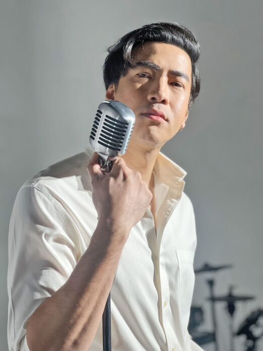 อาทิตย์ใส